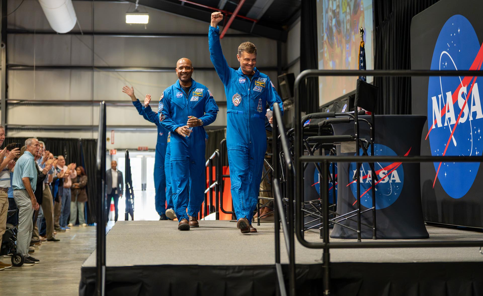 Artemis II Crew Meets with NASA Marshall Workforce 